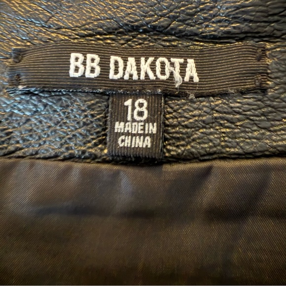 BB Dakota Plus Size Black Leather Skirt - Picture 4 of 6